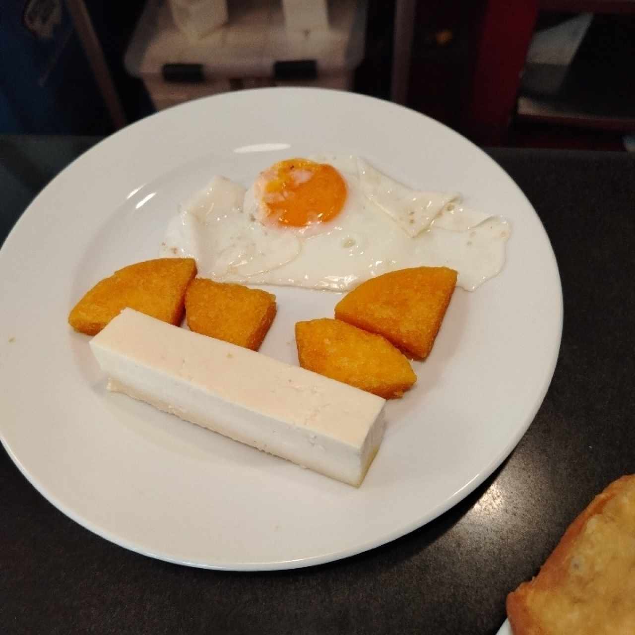 Tortilla huevo frito y queso blanco 