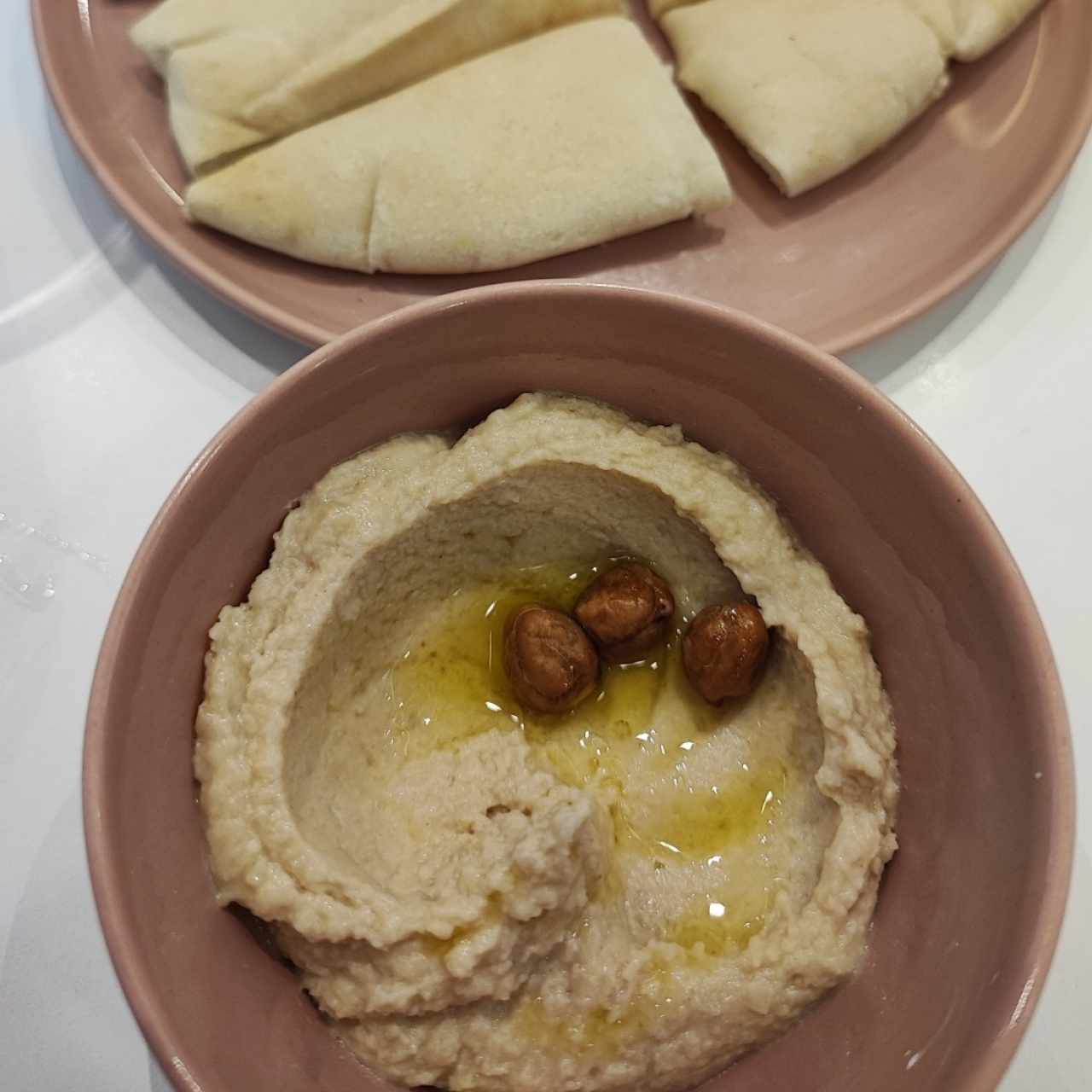HUMMUS 