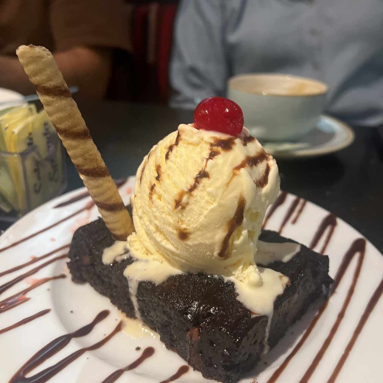 Postres - Brownie con Helado
