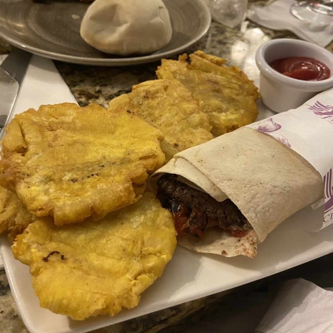Emparedados - Sahawarma Carne