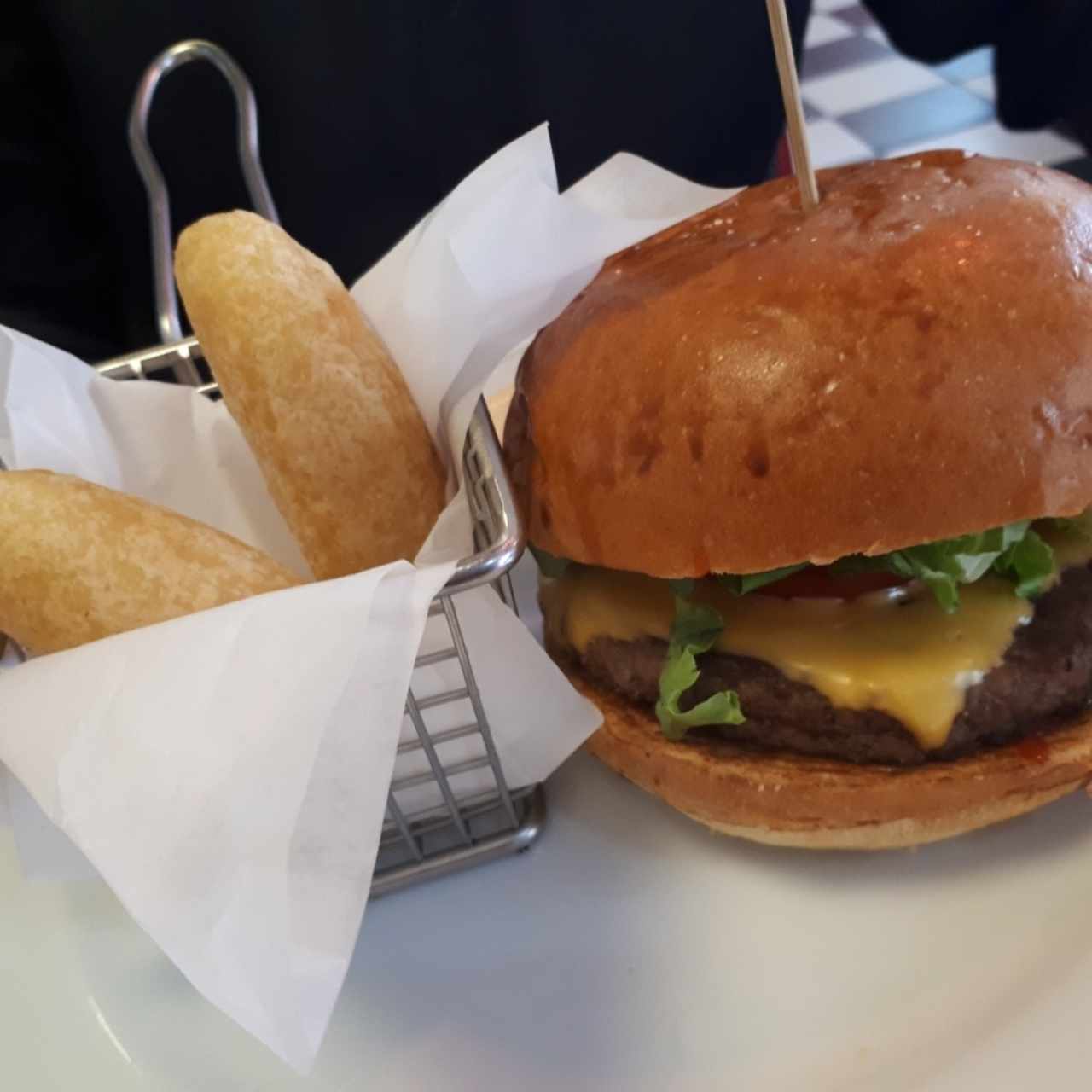 Cheeseburguer con carimañolas