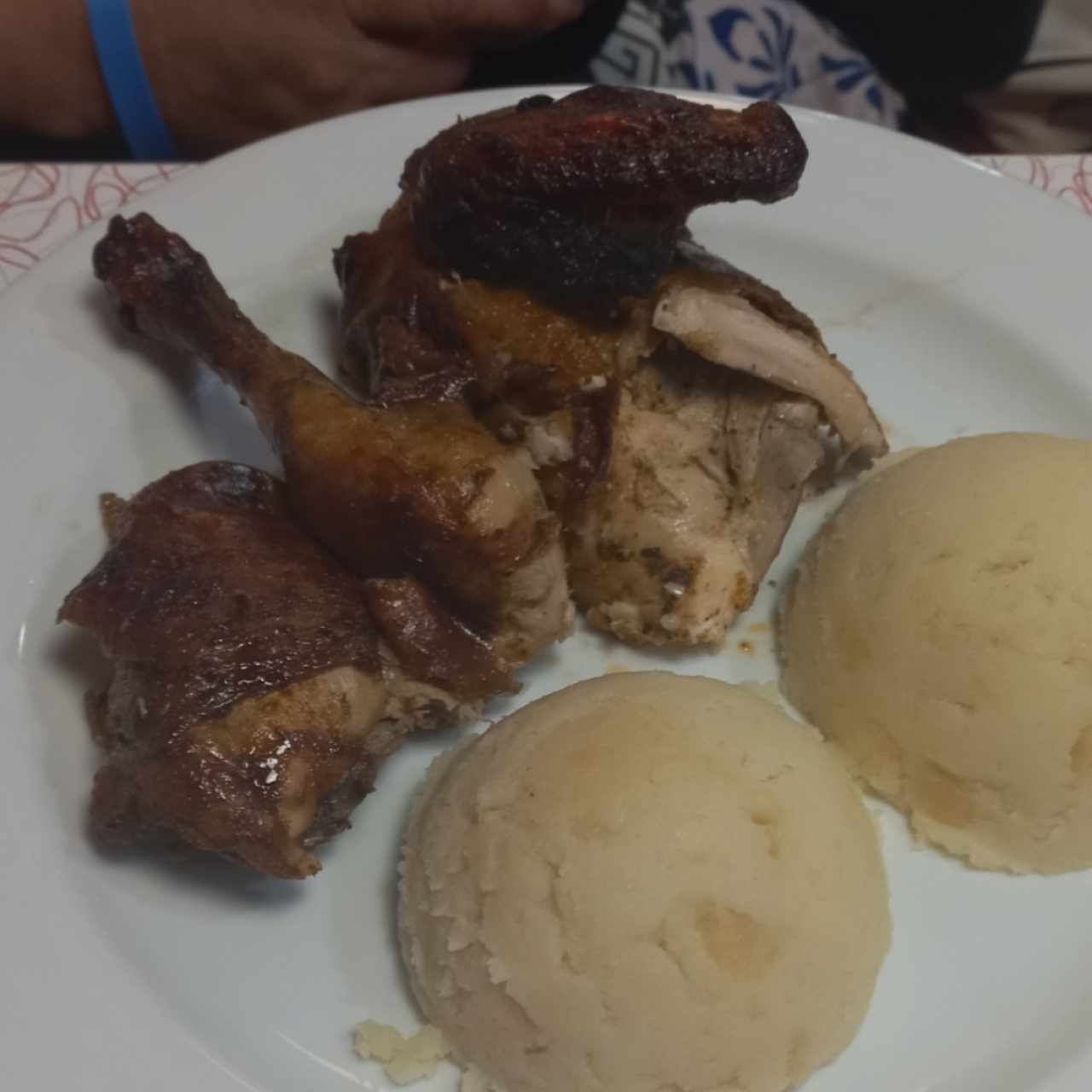 1/2 Pollo Asado con Puré