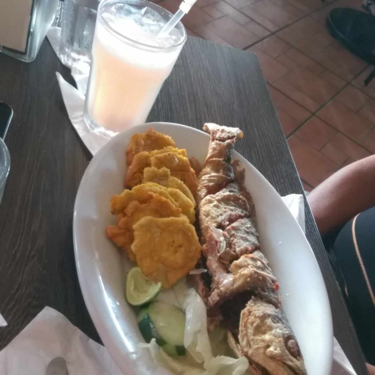 Corvina con patacones