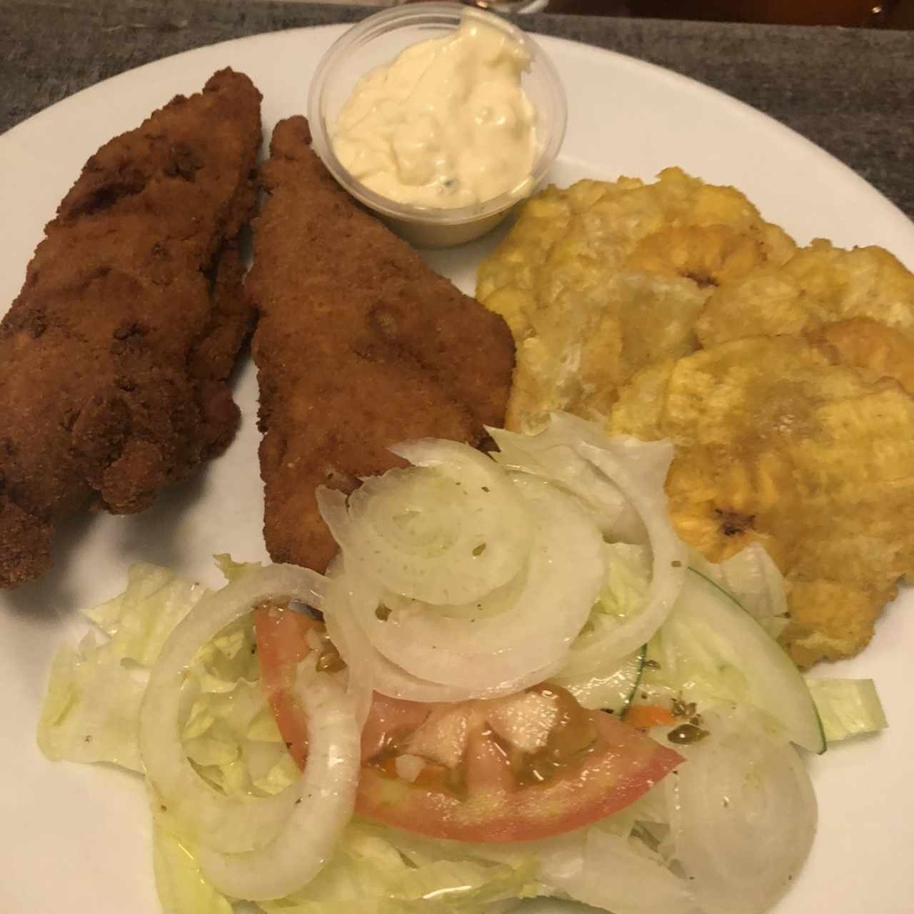 Filetes de Pescado Apanado con salsa Tártara