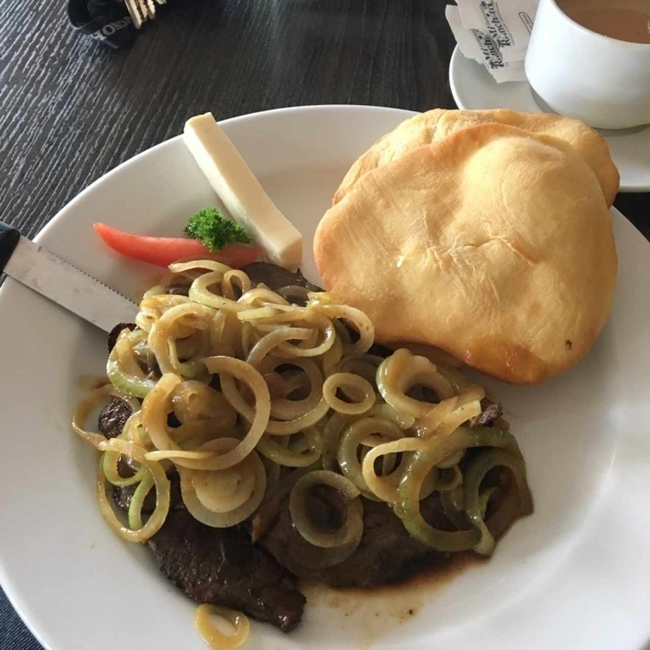higado encebollado 