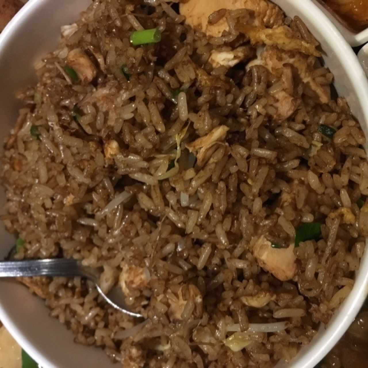 Arroz frito con pollo