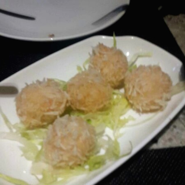 Albóndigas de langostinos rebozadas