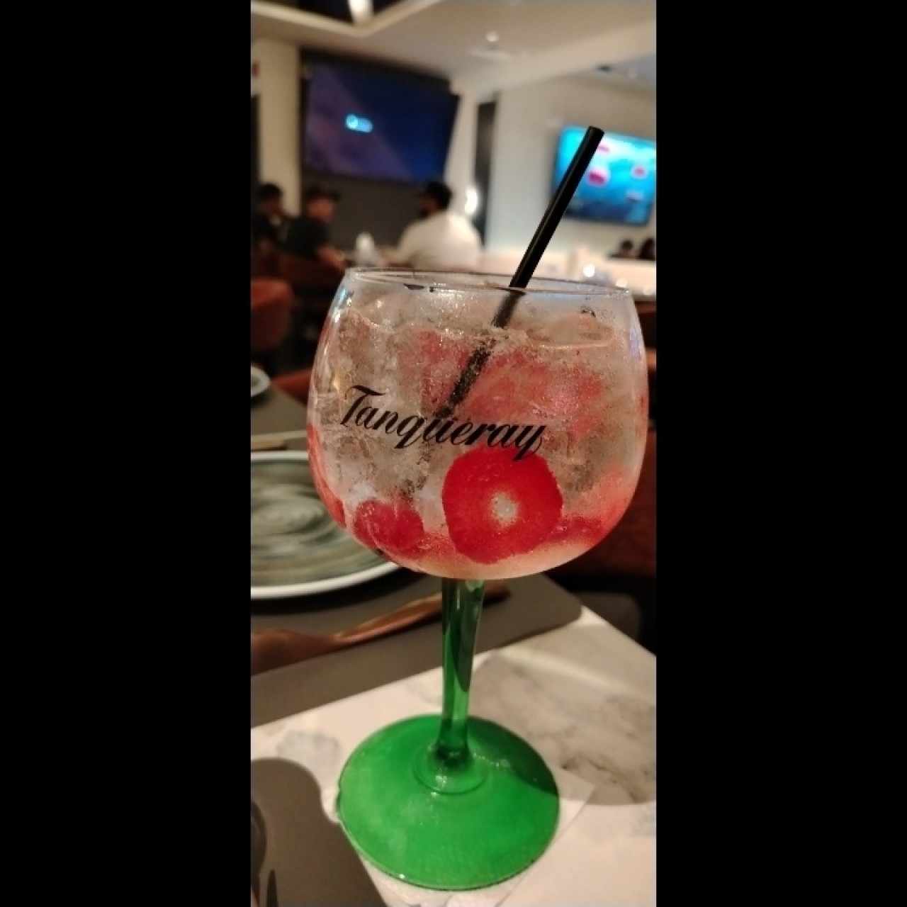 Gin tónic de frutos rojos