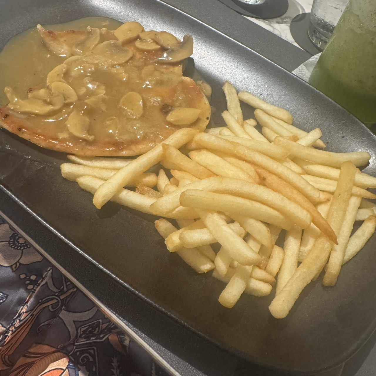 Pollo con champiñones