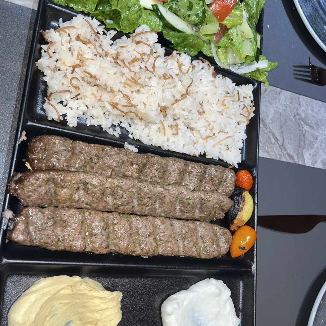 Platos Fuertes - Kafta de Cordero