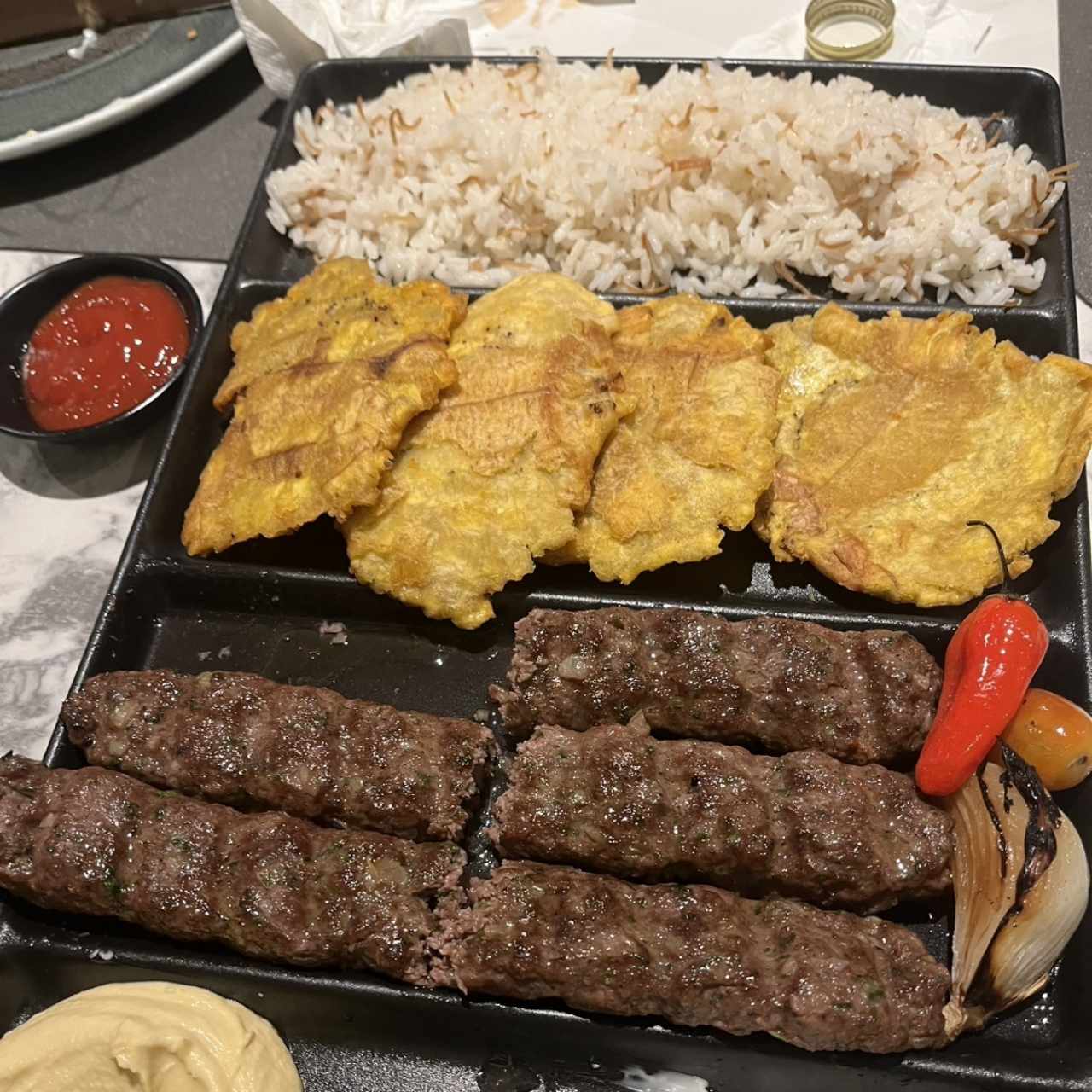 Platos Fuertes - Kafta de Cordero