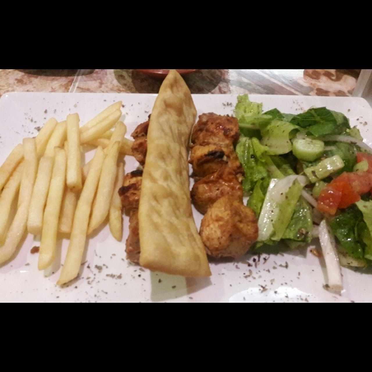 Shish taouk plato fuerte