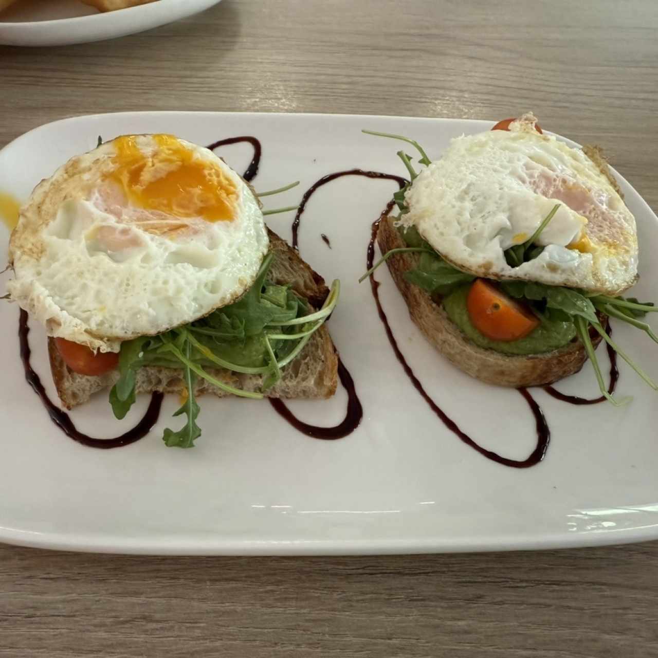 LO NUEVO - Tostada de aguacate