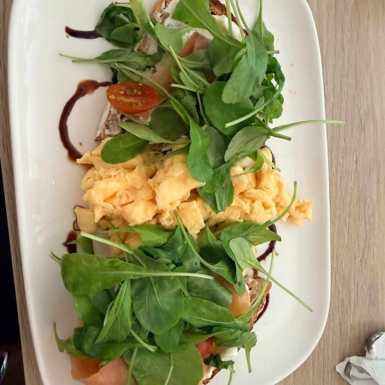 LO NUEVO - Tostada de salmón