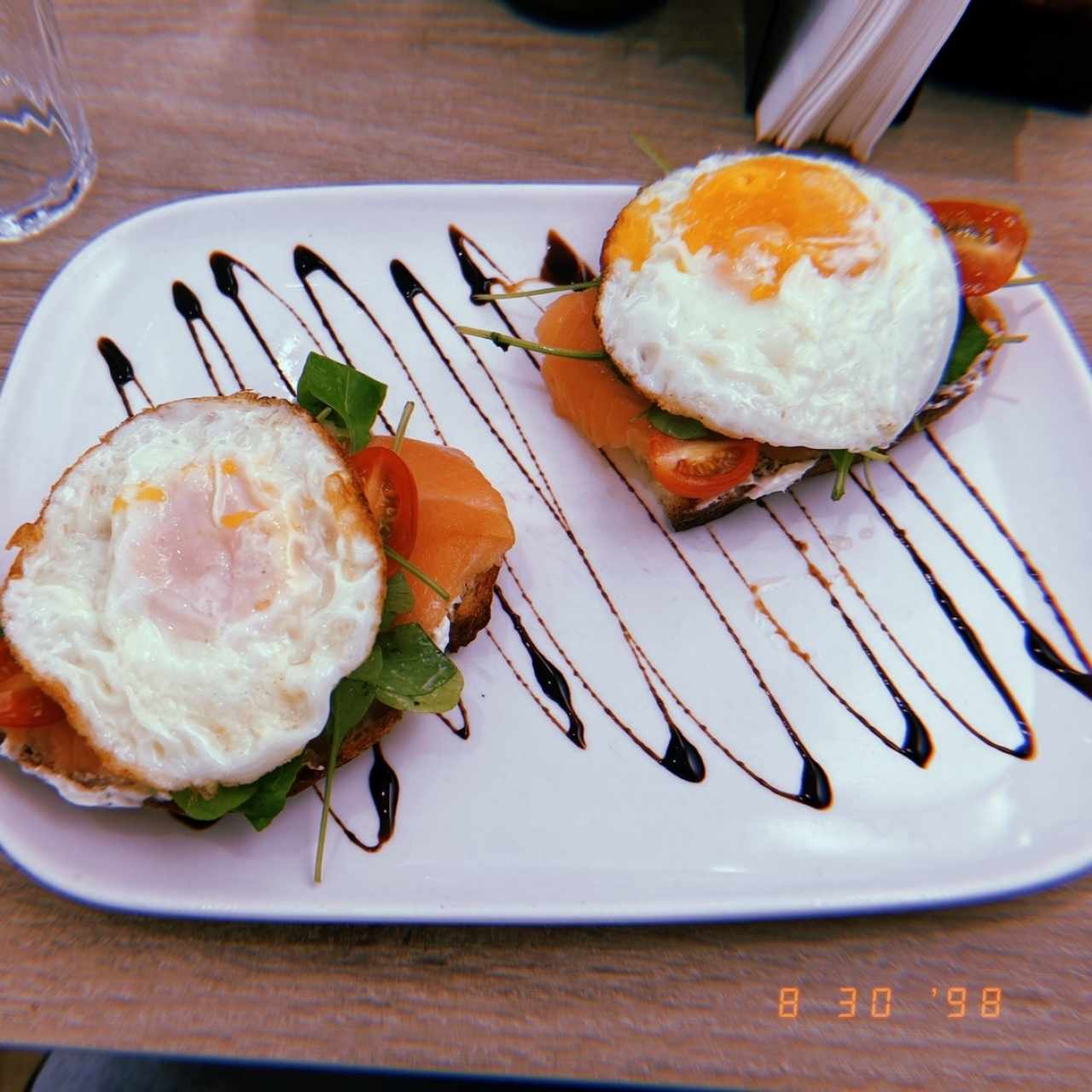 LO NUEVO - Tostada de salmón