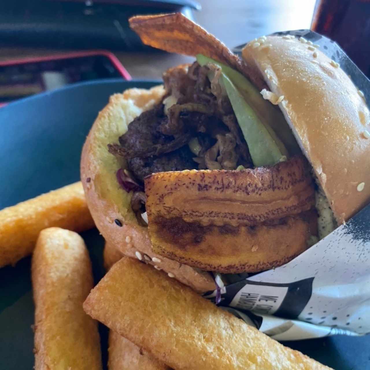 Signature Burgers - La Panameña