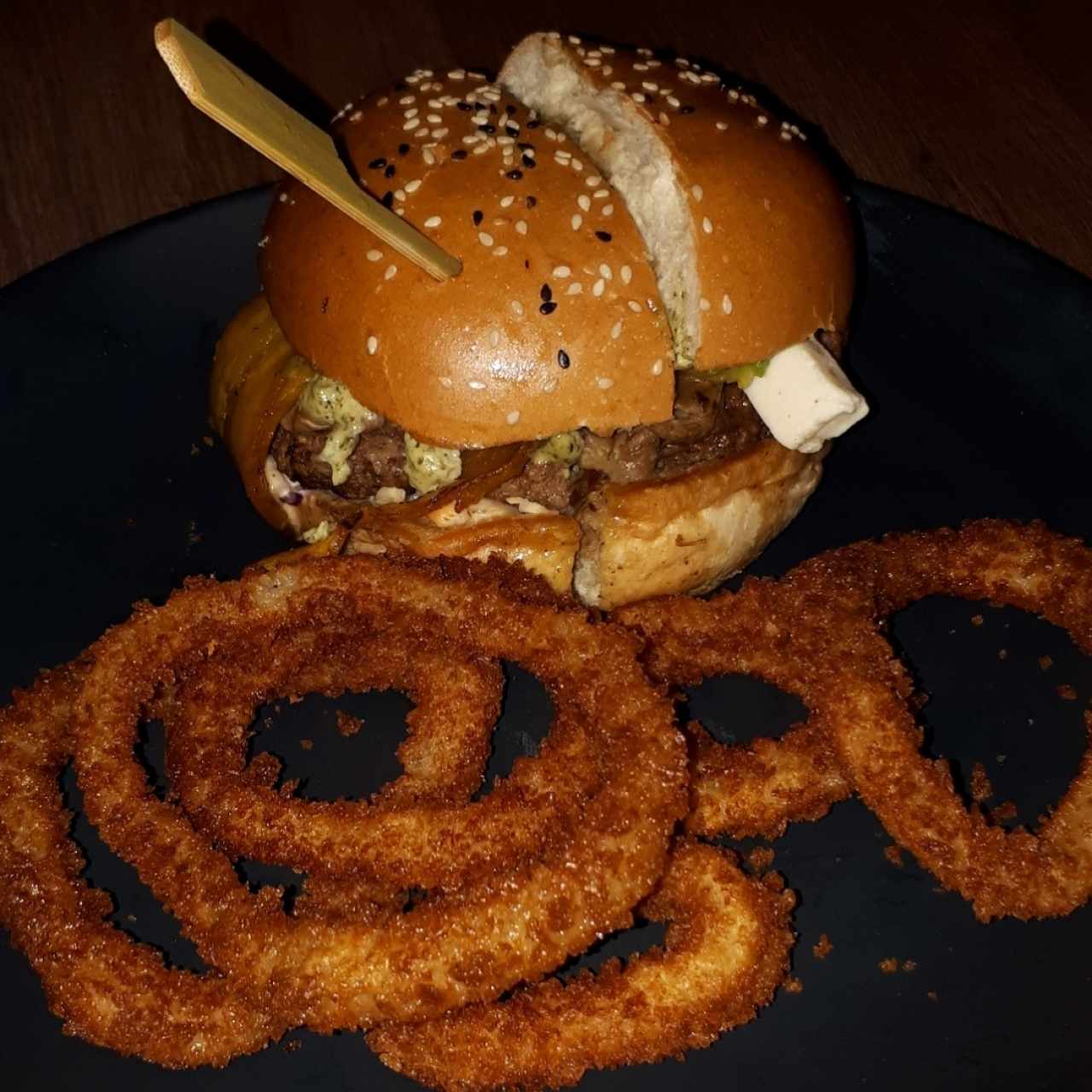 Signature Burgers - La Panameña