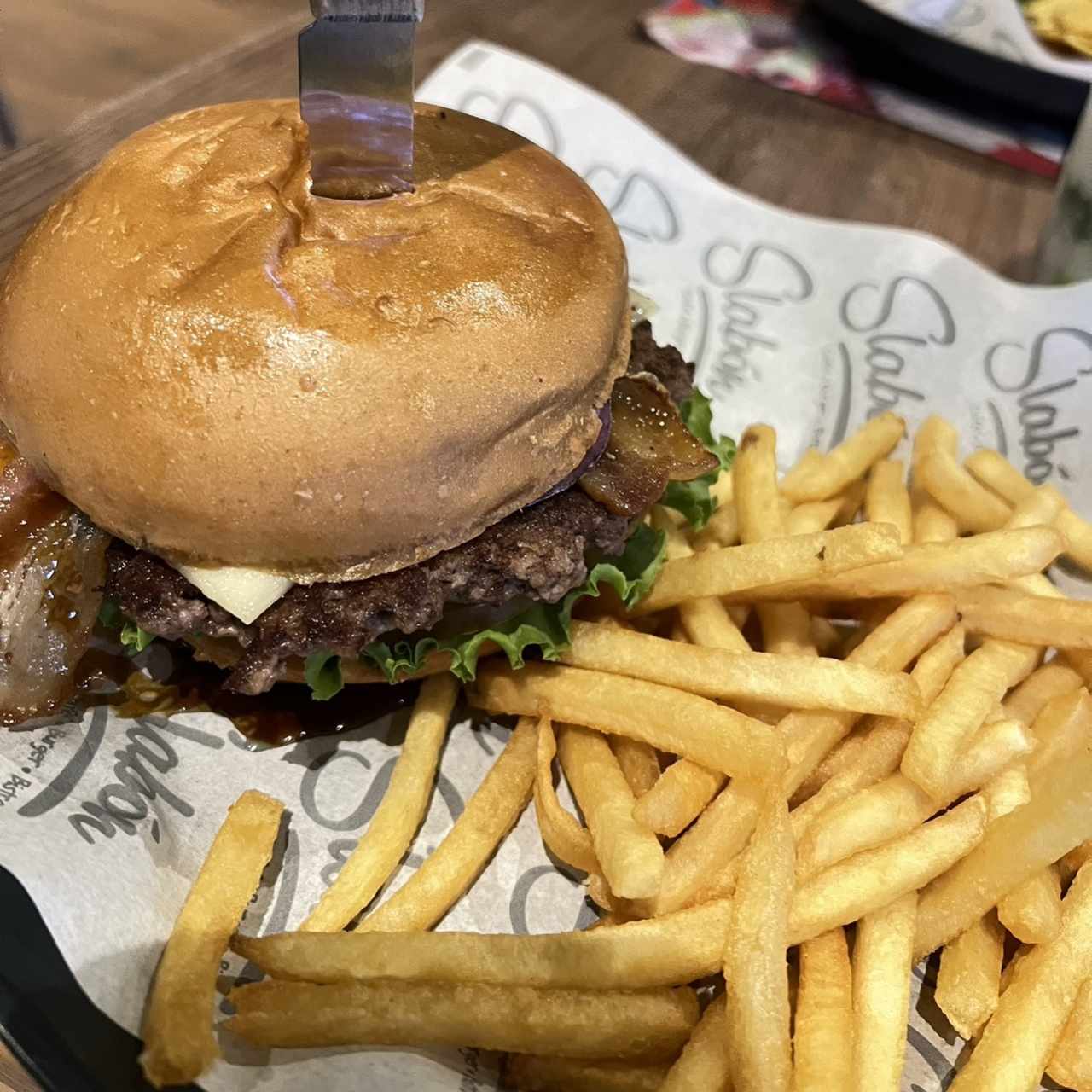 Top Burgers - American Cheese Bacon