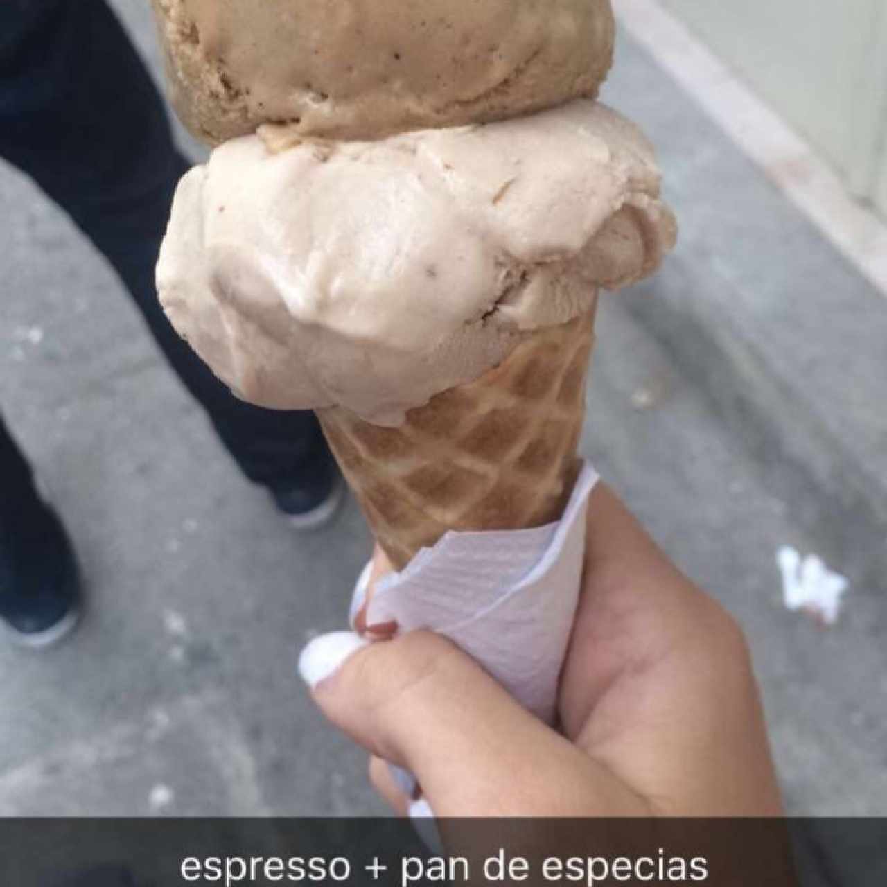 helado de espresso y pan de especias (es como pan de jengibre)