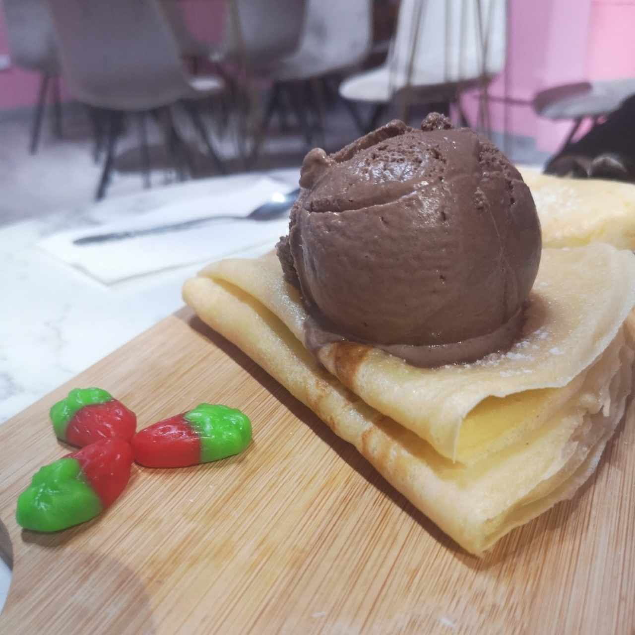 Dúo crepe. Helado de chocolate y malvas.  Dulce de leche y chocolatitos🤩🤤
