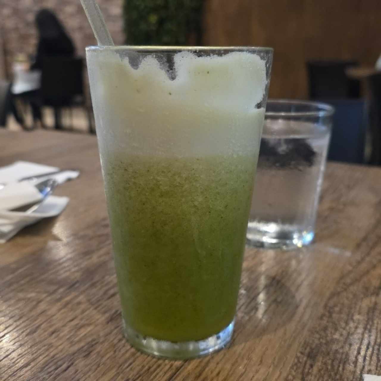 jugo de piña con hierbabuena 