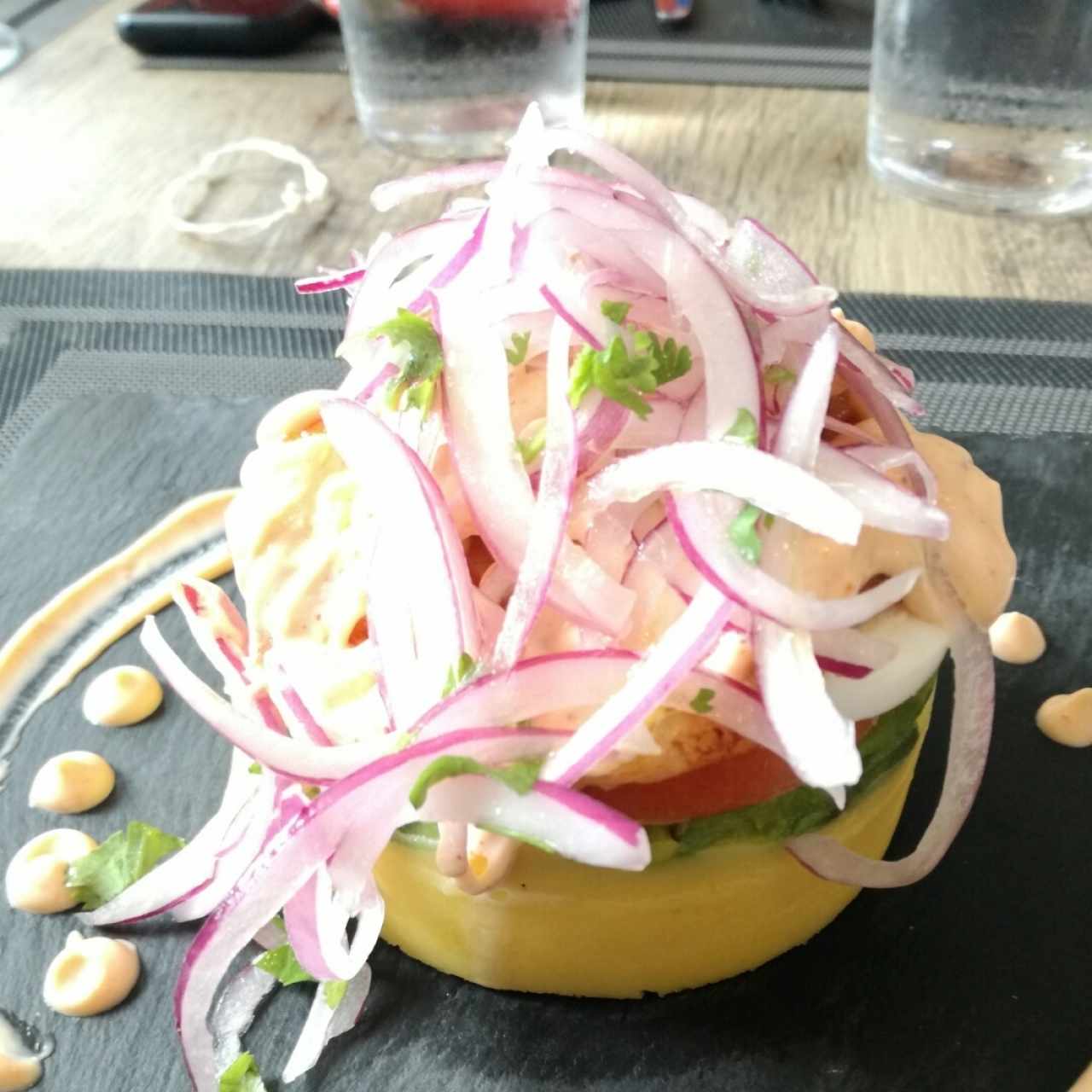 causa de camarones