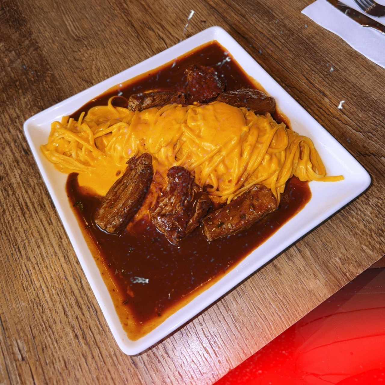 TALLARIN A LA HUANCAÍNA (FILETE DE RES /MARISCOS)
