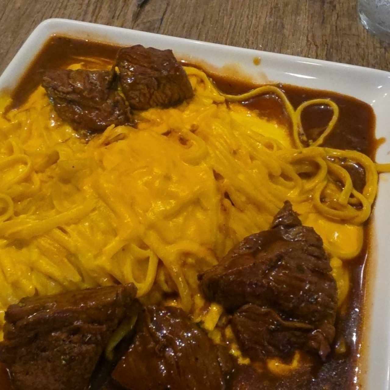 TALLARIN A LA HUANCAÍNA (POLLO)