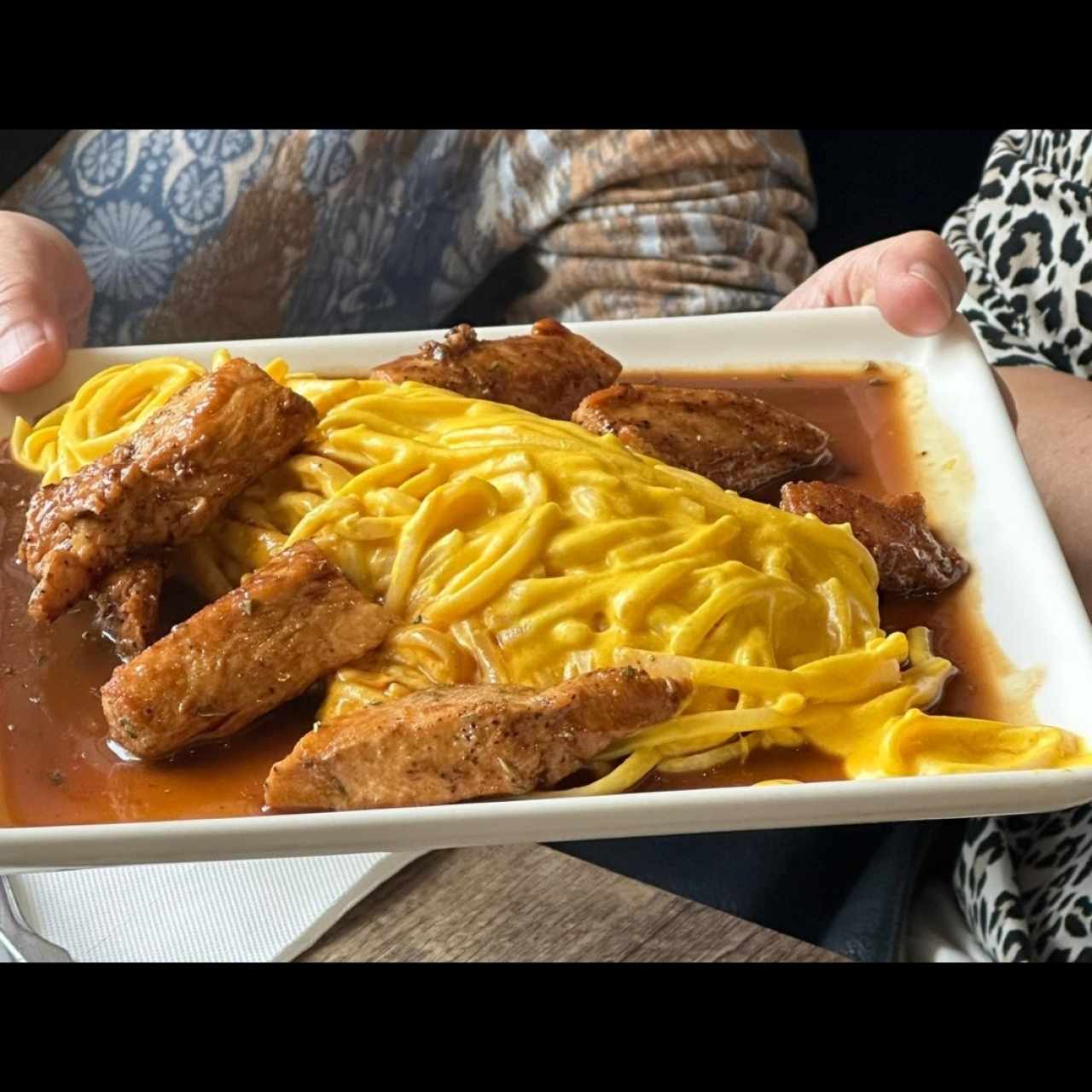 TALLARIN A LA HUANCAÍNA (POLLO)