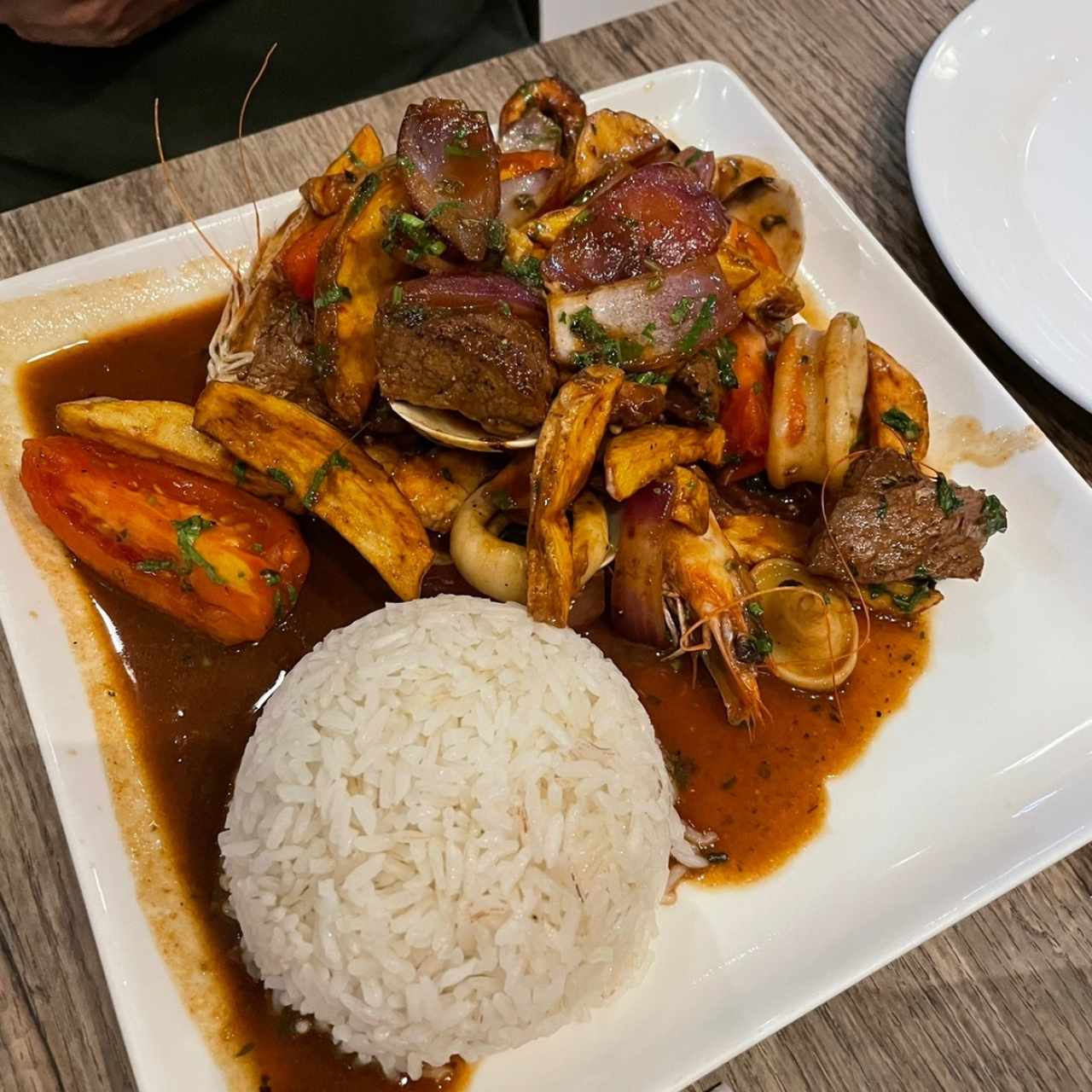 LOMO SALTADO MAR Y TIERRA