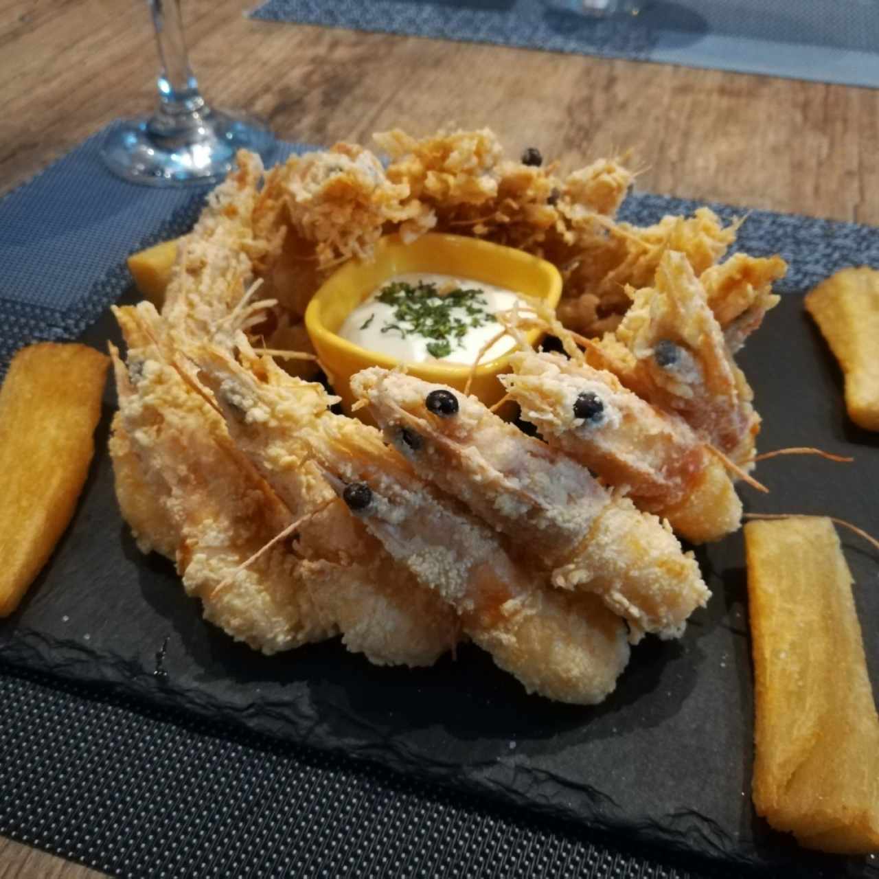 CHICHARRÓN DE LANGOSTINOS