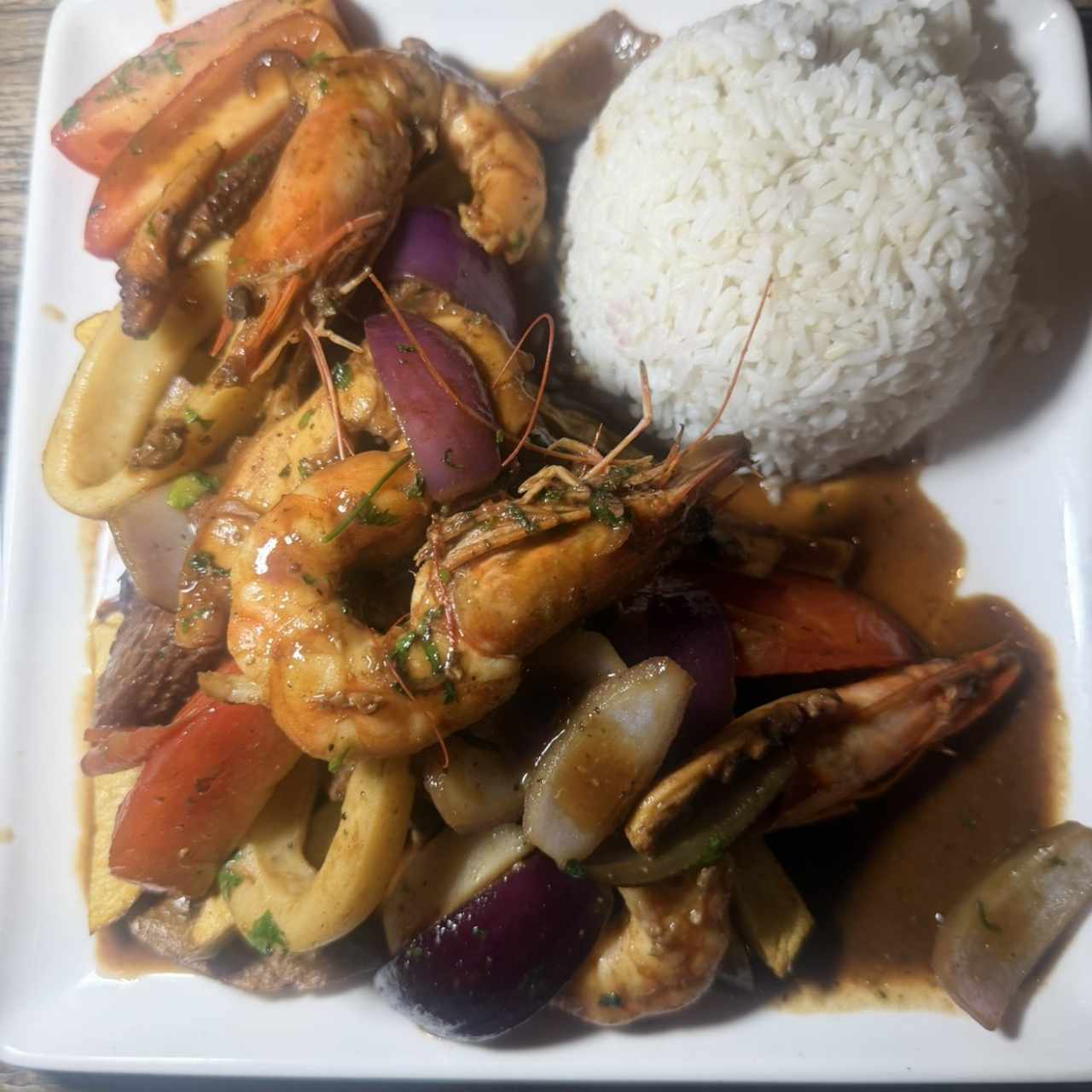 LOMO SALTADO MAR Y TIERRA
