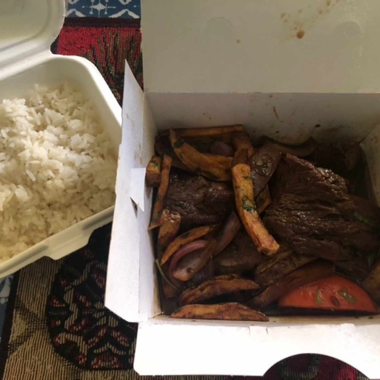 TÍPICO - LOMO SALTADO