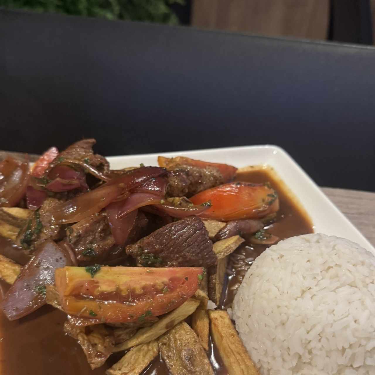 TÍPICO - LOMO SALTADO