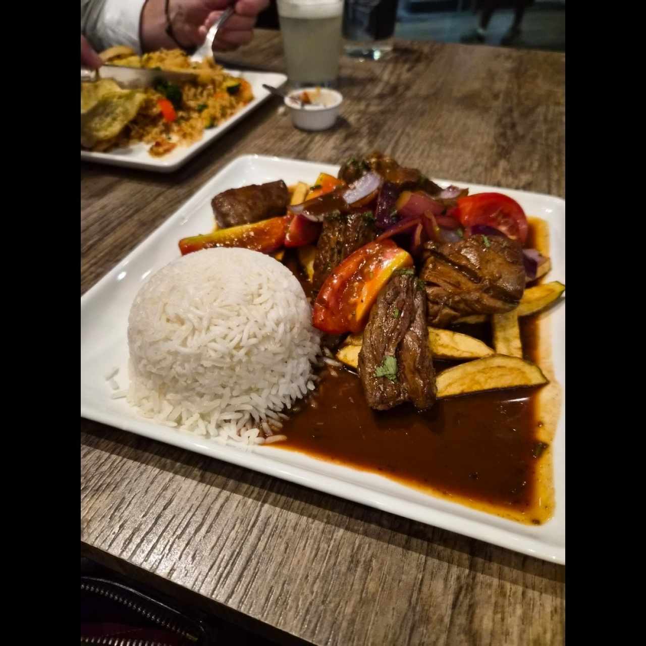 TÍPICO - LOMO SALTADO