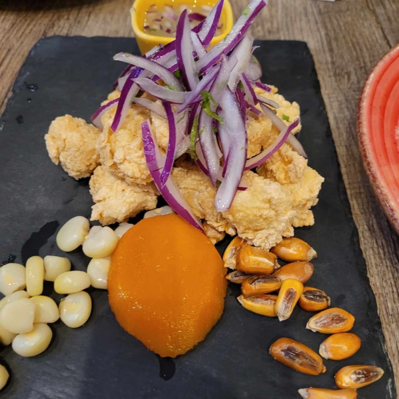 ceviche frito de chicharrón de pescado 