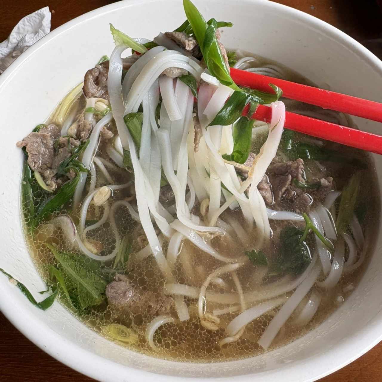 Pho carne salteada