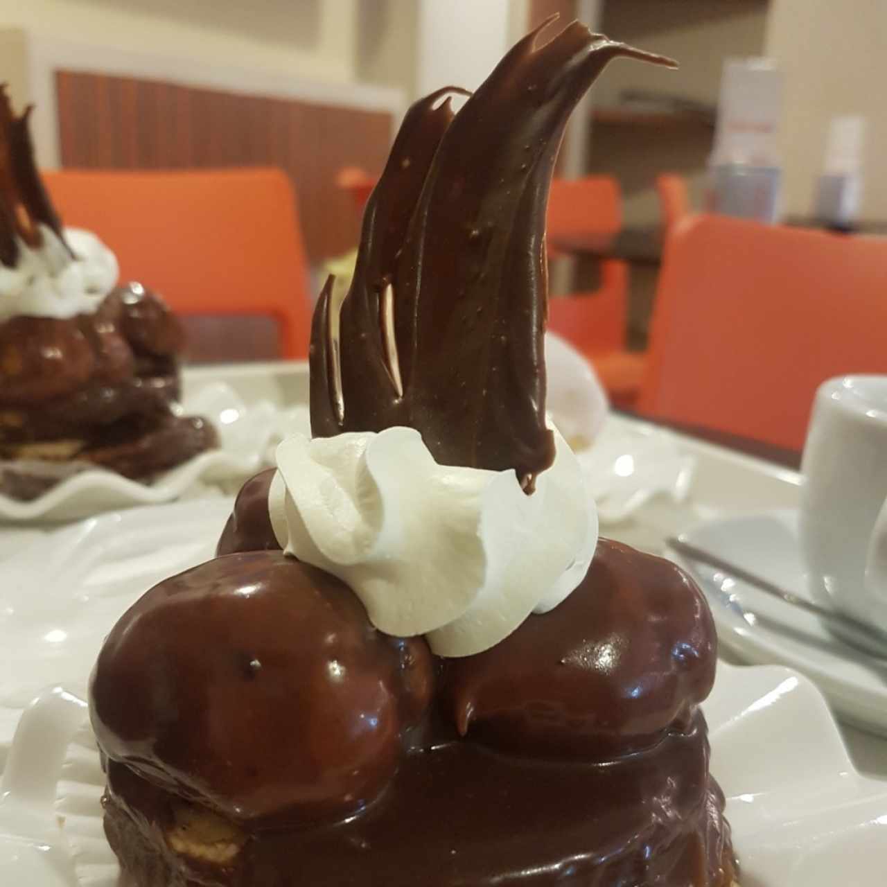 profiterol de chocolate