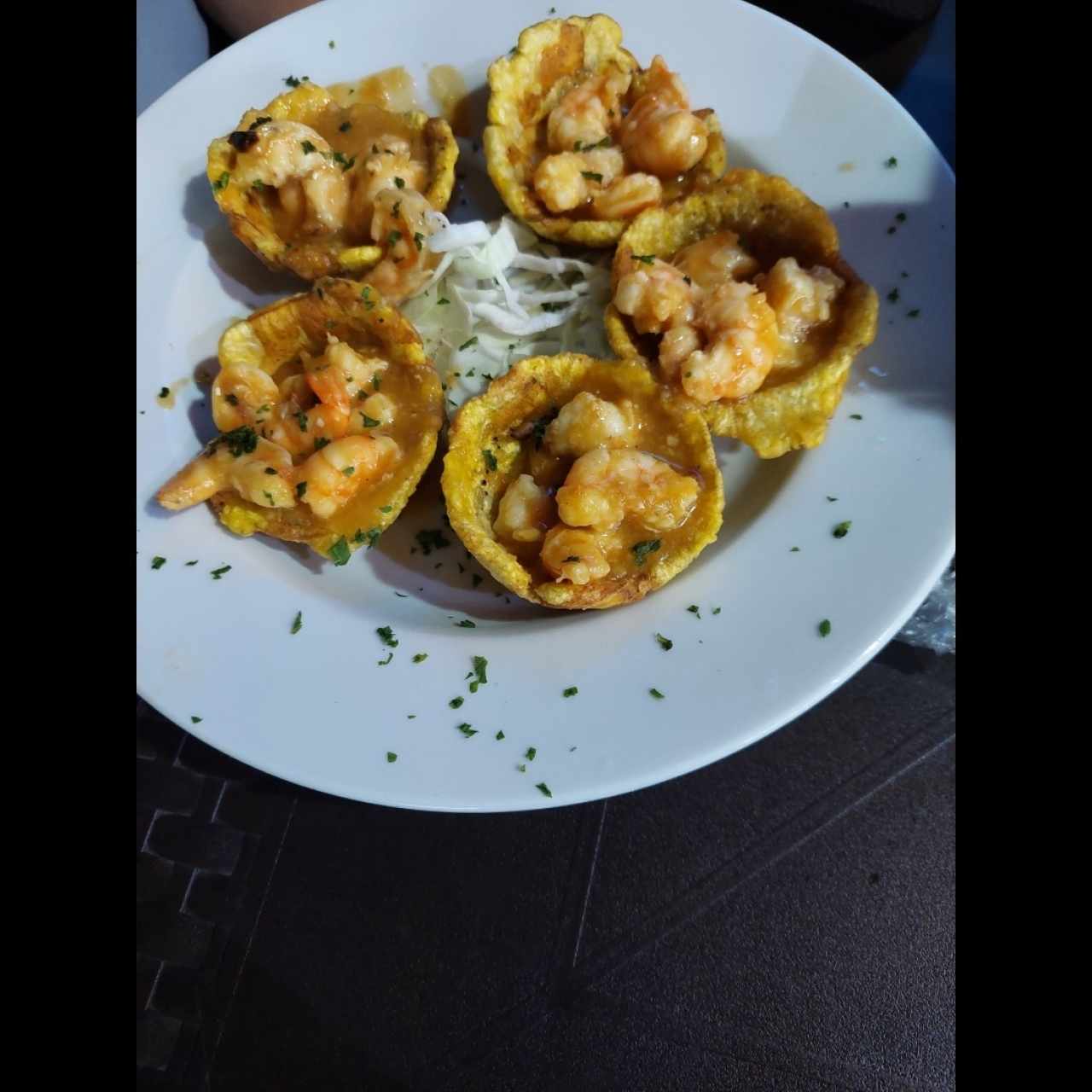 patacones rellenos de camarones