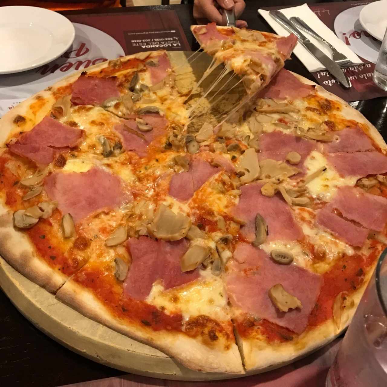 Pizza de Jamón con Hongos