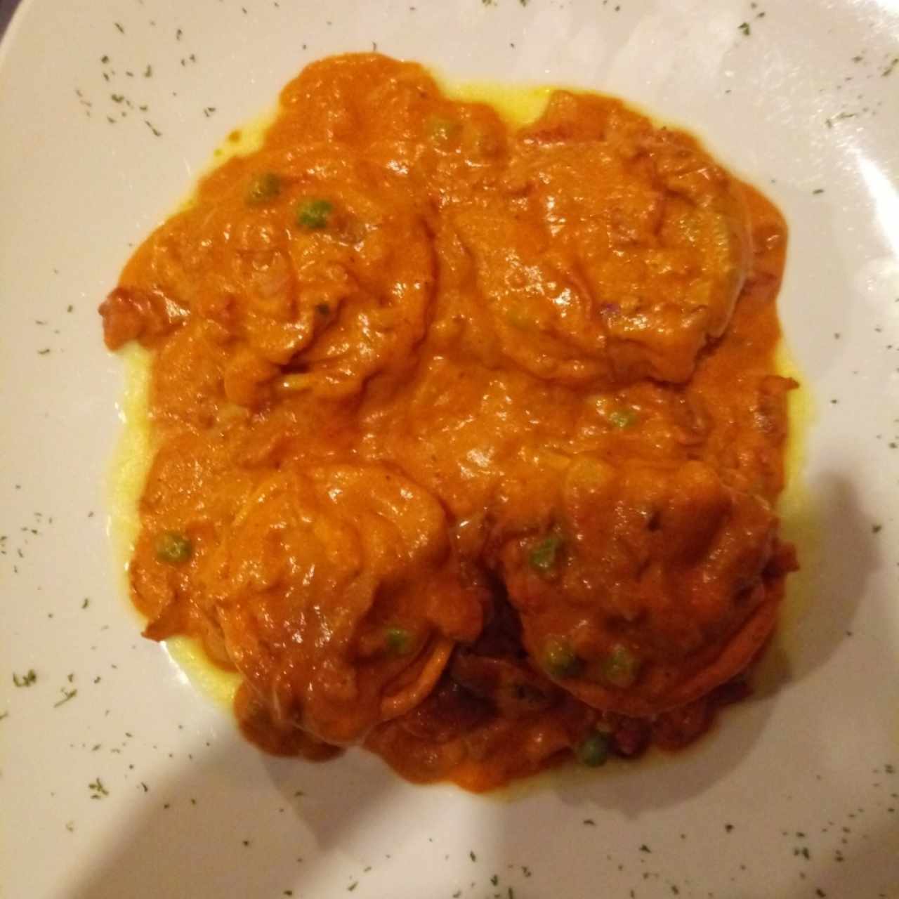Rollos en Salsa Rosa con tocino