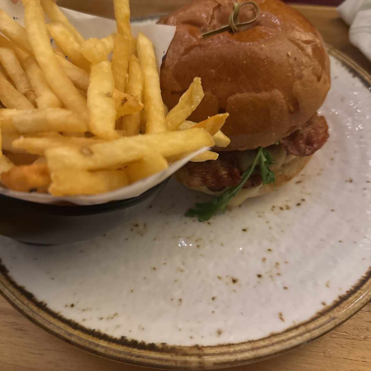 SANDWICHES - AZUL CLASSIC BURGER