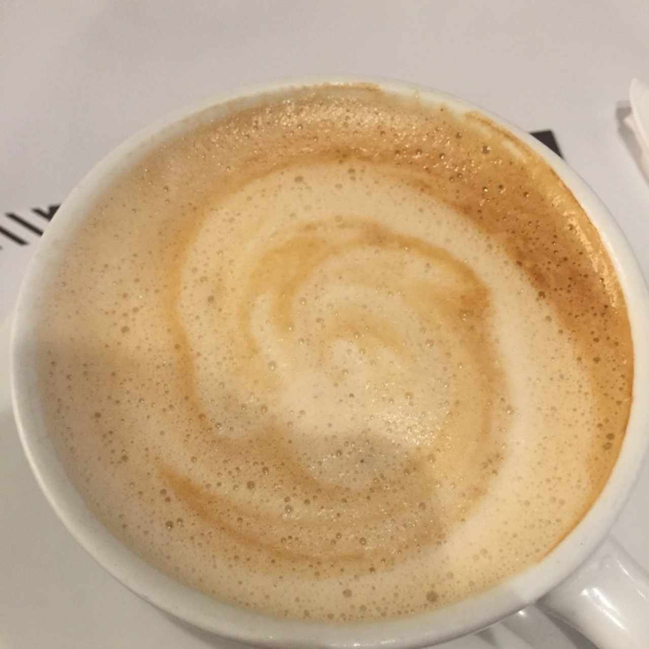Latte con leche de almendras 8oz.
