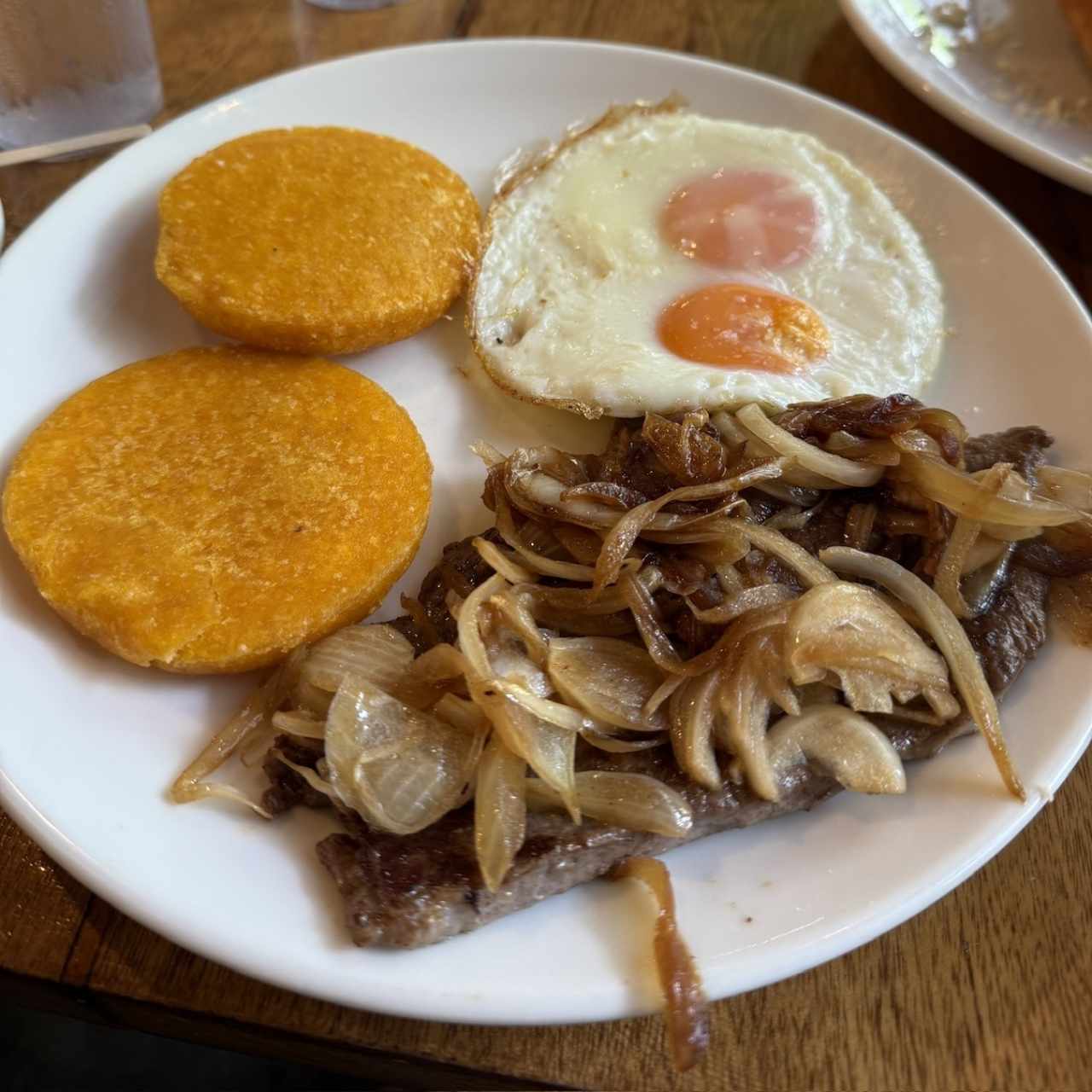 Desayunos - Bistéc a Caballo