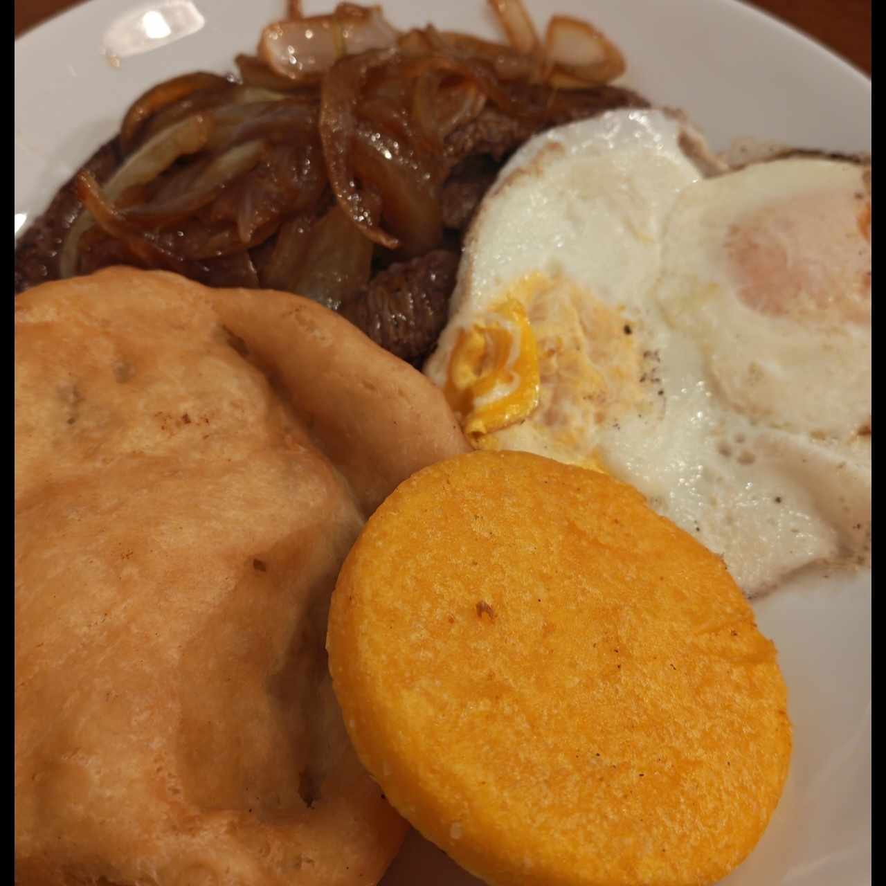 Desayunos - Bistéc a Caballo