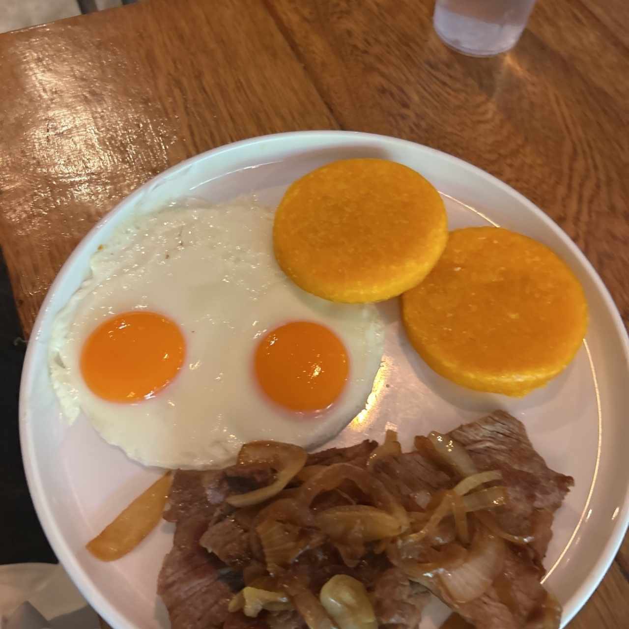Desayunos - Bistéc a Caballo