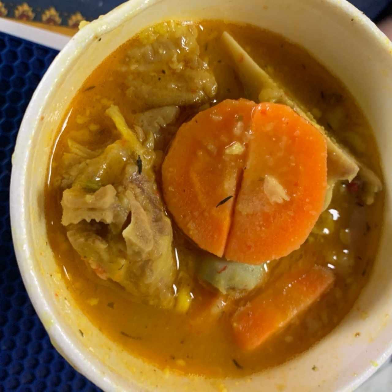 Sopa de Pata de Cerdo con Rabito 