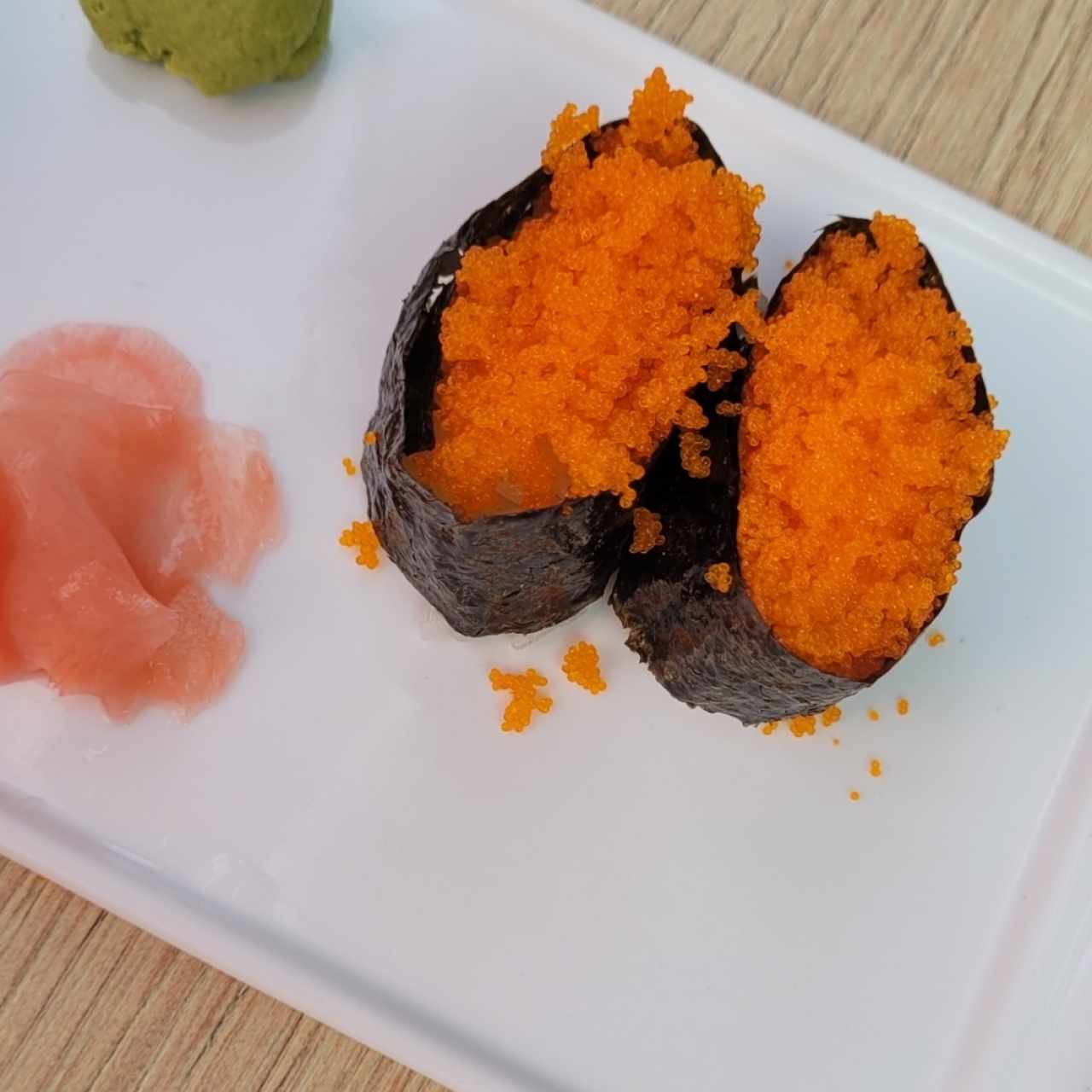 nigiri tobiko 