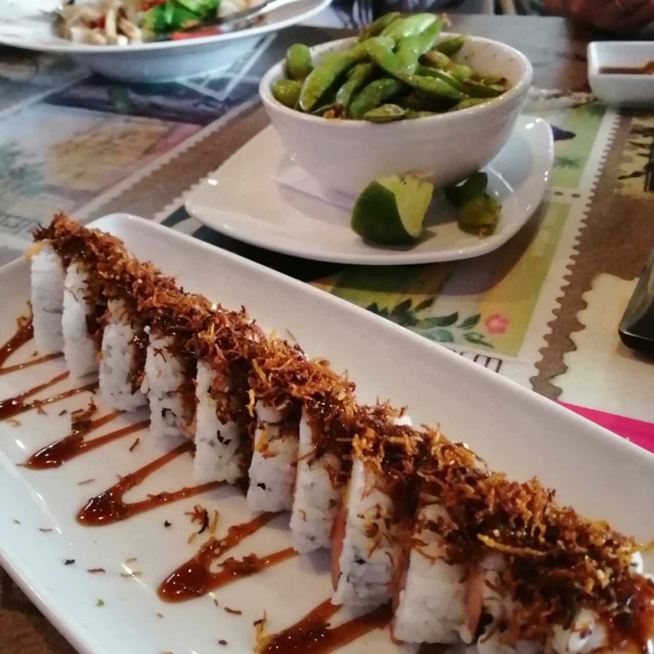 rollo amor disco y edamame thai