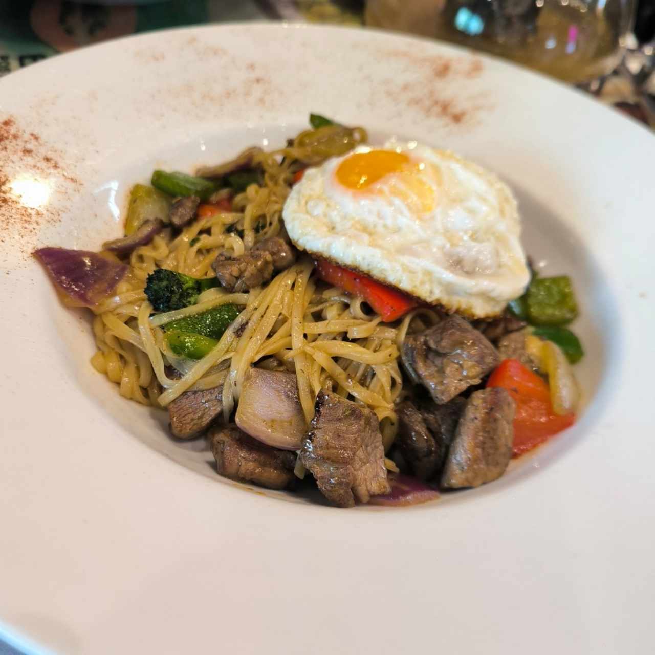 Pad Kee Mao de Filete de Res